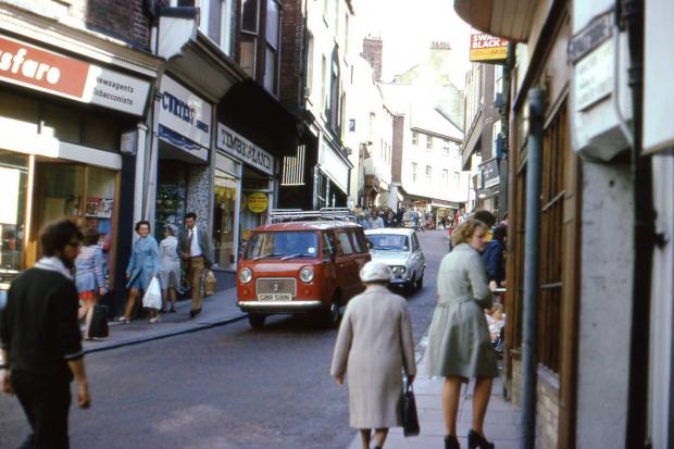 The Northern Echo: Looking up Silver Street from near the entrance of Moat Side Lane in 1975. A Renault 850T van is followed by a Renault 12TL. On the left side of the road is Curtis’s shoe shop, popular then for their platform shoes. Next door up from it is